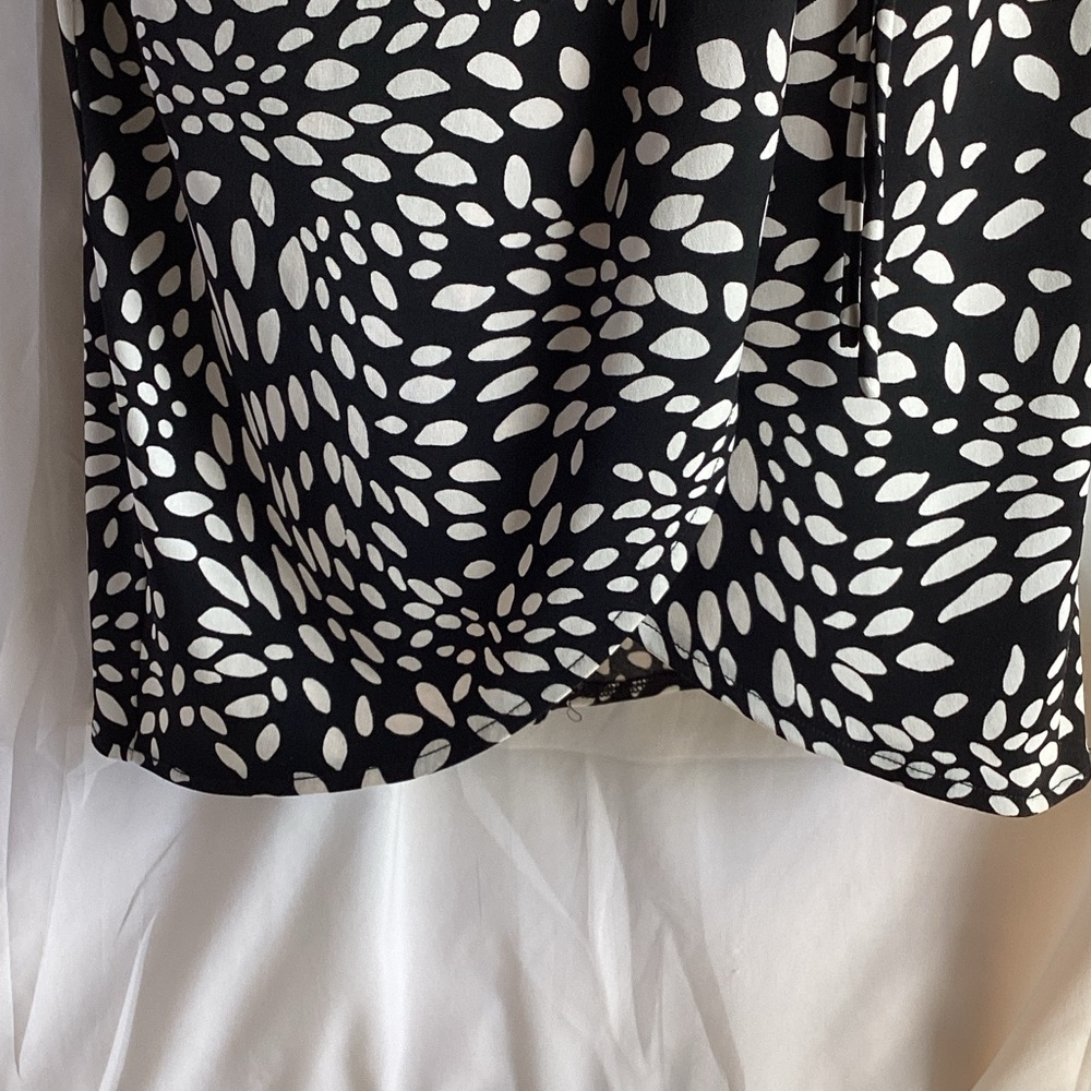 Maggy London Black and White Leaf Print Midi Dress - Picture 5 of 10